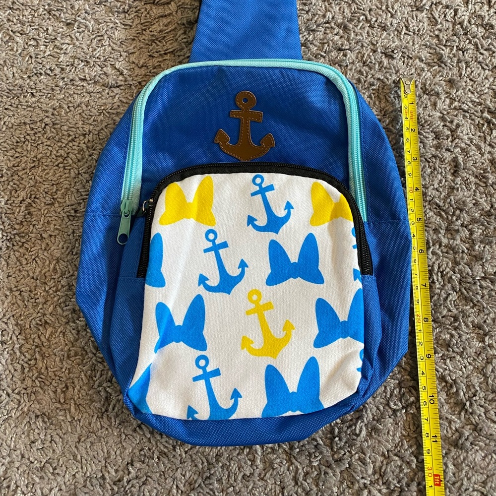 Add on + 6 🩷 / NWOT : Disney small backpacks